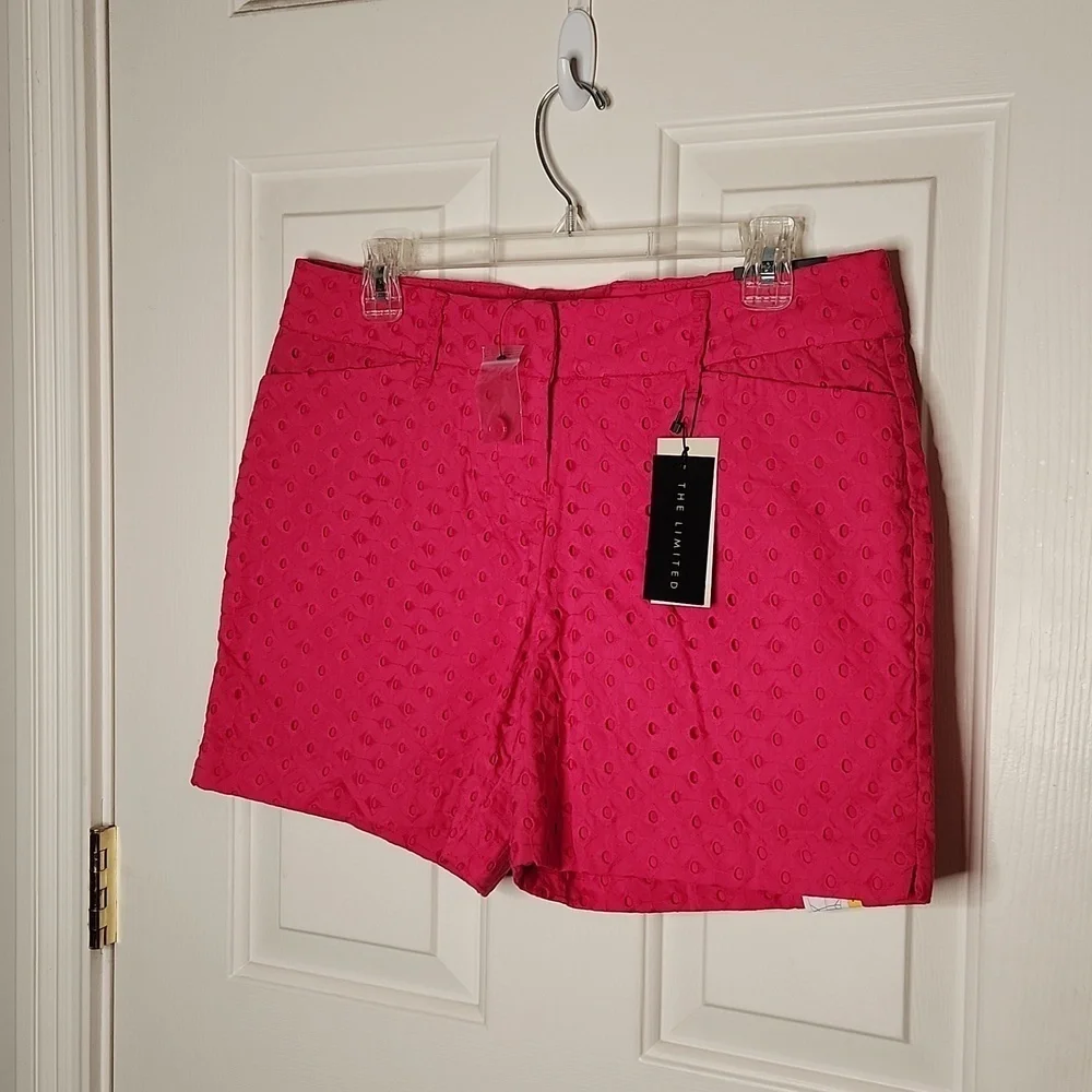 The Limited Hot Pink Eyelet Tailored Short Size 8 - Picture 2 of 15